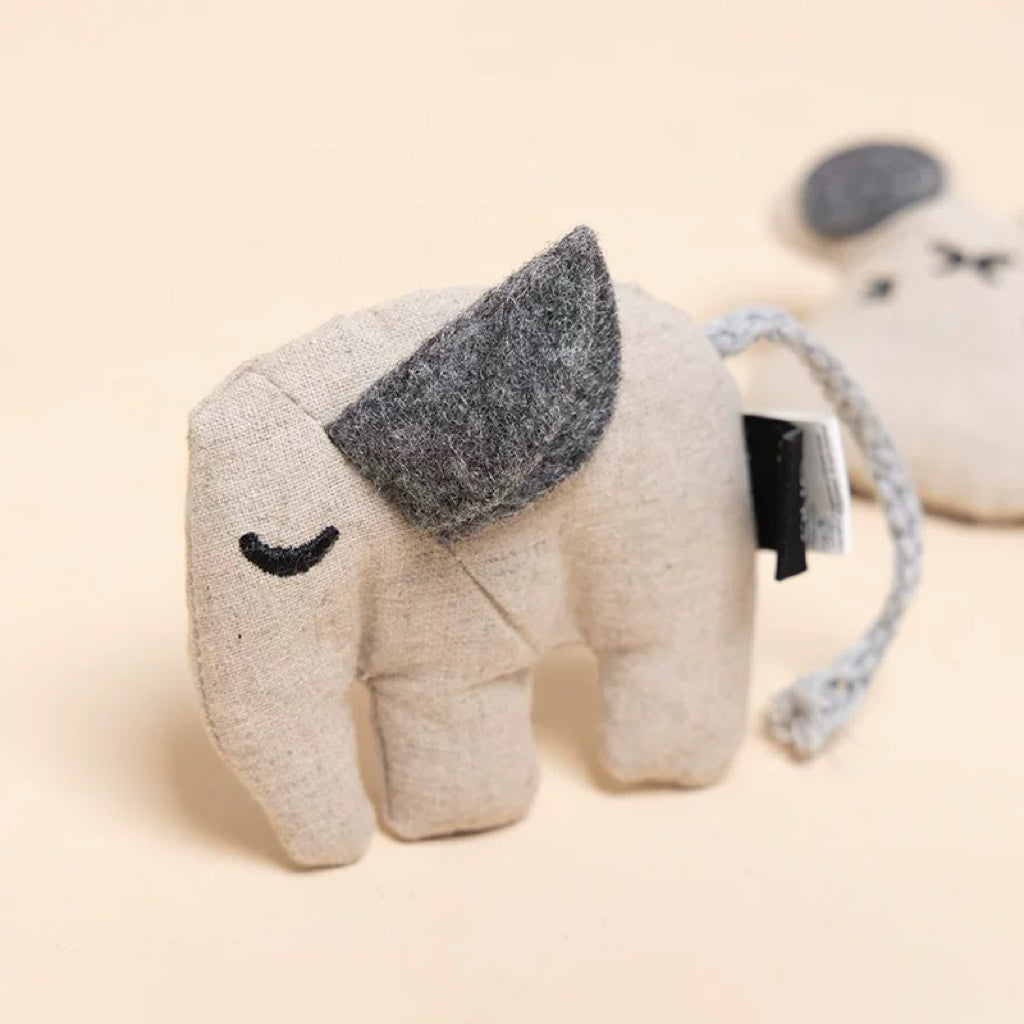 Catnip Plush Cat Toy – Soft Interactive Kitty Toy for Indoor Cats